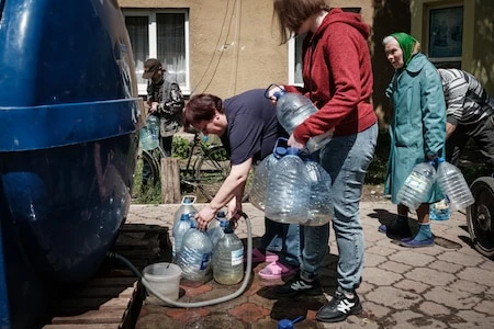 Ukraine : dans le Donetsk, une grave crise de l’eau sert la propagande de Vladimir Poutine