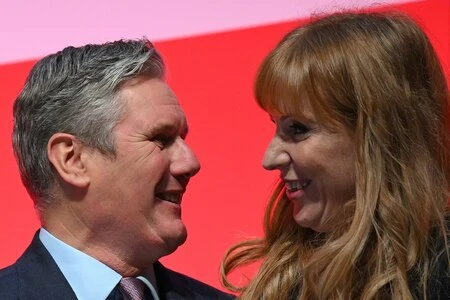 Royaume-Uni : Keir Starmer contraint d'opérer un vaste remaniement de son gouvernement