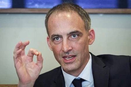 La sombre prédiction d'un ministre sur le chômage, Raphaël Glucksmann fait tapis