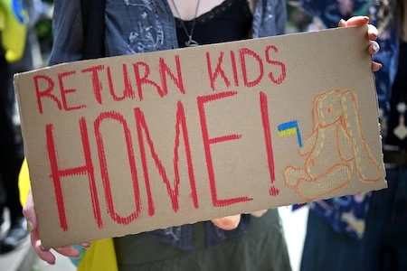 Enfants ukrainiens déportés par la Russie : cette nouvelle estimation qui fait froid dans le dos