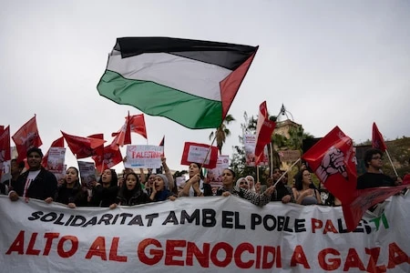 Reconnaissance de la Palestine : en Espagne, la bataille des drapeaux s'invite dans les écoles