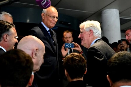 Edouard Philippe - Michel Barnier : des ex-Premiers ministres en quête de hauteur