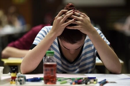 Bac français, les absurdités d’une épreuve toujours plus décisive : 