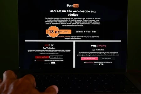 Pornographie, réseaux sociaux… Le fiasco britannique qui en dit long sur la difficulté à contrôler l’âge en ligne