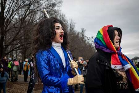 Mineurs transgenres : des Etats-Unis au Royaume-Uni, ces pays qui font machine arrière