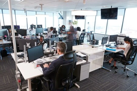 Télétravail : pourquoi le retour (forcé) au bureau ne réglera rien, par Emmanuelle Léon