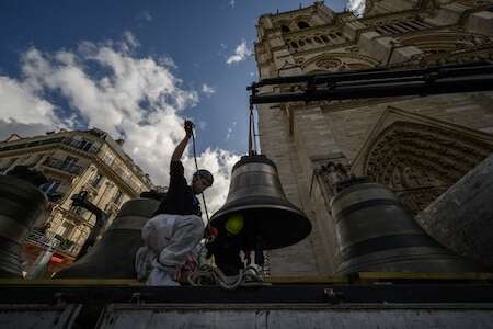 Les secrets de la réouverture de Notre-Dame de Paris : Rachida Dati et l'affaire des vitraux, ces millions en suspens