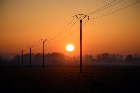 Energie : comment les ponts de mai ont fait baisser les prix de l’électricité sur les marchés de gros