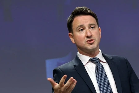Taxe Zucman : dette, grandes fortunes et exil, une histoire vieille comme la Grèce antique