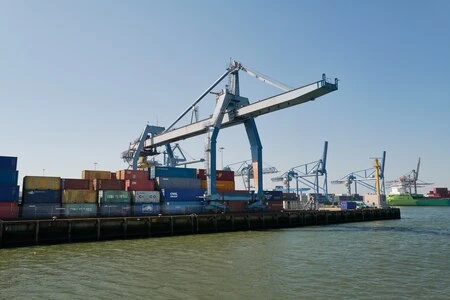 Menace russe : comment le port de Rotterdam se prépare à une guerre avec Moscou