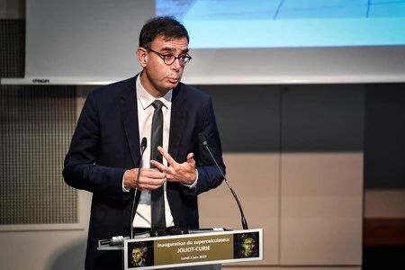 François Jacq bientôt à la tête du CNES ? Le choix d'Emmanuel Macron qui interroge