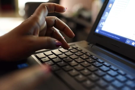 Microsoft, Paramount, JCDecaux… Ces entreprises qui font marche arrière sur le télétravail