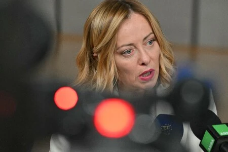 Guerre commerciale : Giorgia Meloni, ou l’art du grand écart