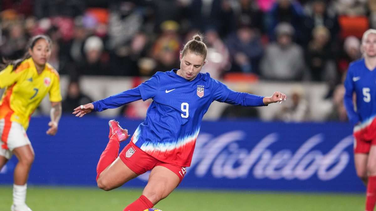 Ally Sentnor's rocket seals USWNT's 2-0 win vs. Colombia in SheBelieves Cup