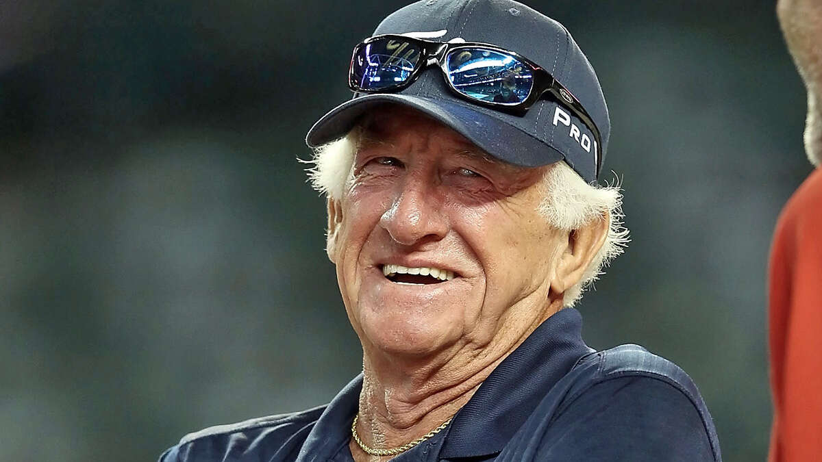 ‘National treasure': Brewers icon and famed broadcaster Bob Uecker dies at 90