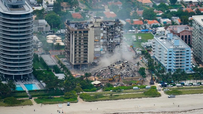 Flames Hamper Rescue Effort Amid Rubble of Florida Condo