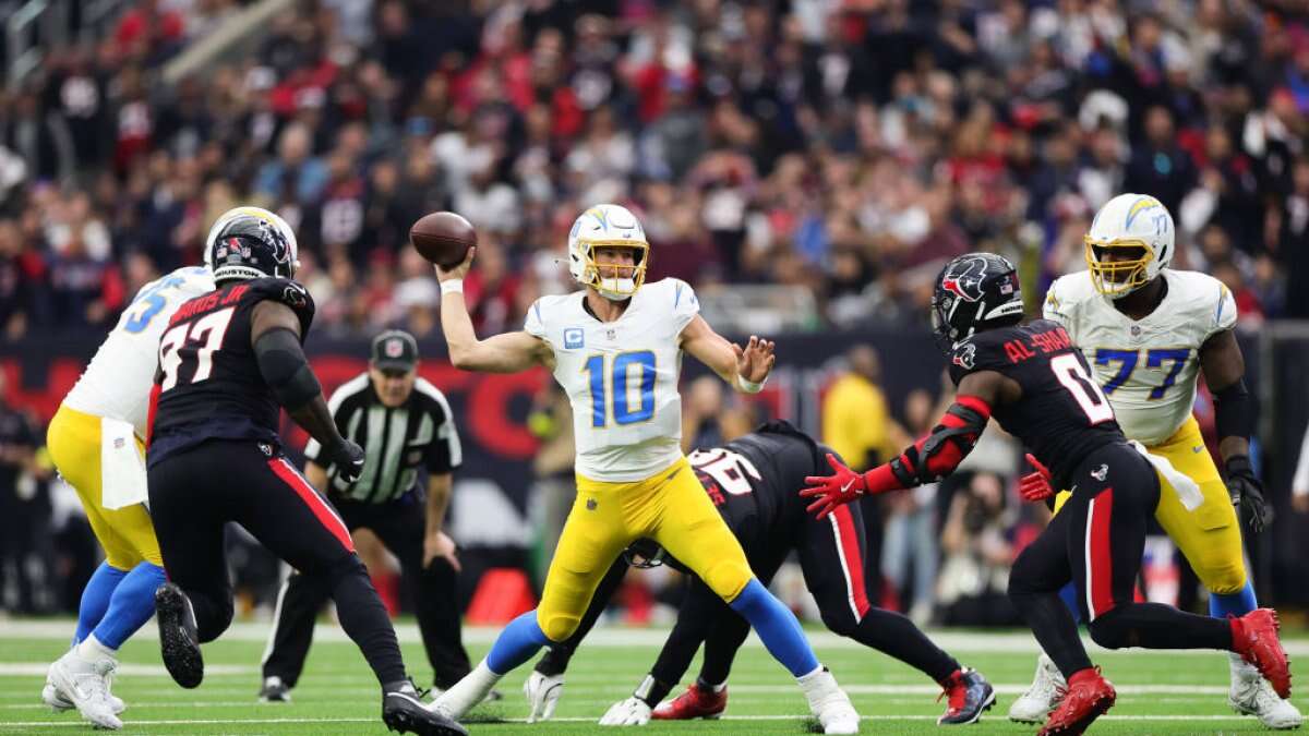 Justin Herbert throws 4 interceptions as Chargers season comes to an end in stunning 32-12 loss to Texans in AFC Wild Card Game