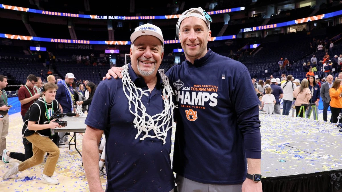 Auburn coach Bruce Pearl retires weeks before season as son Steven takes over
