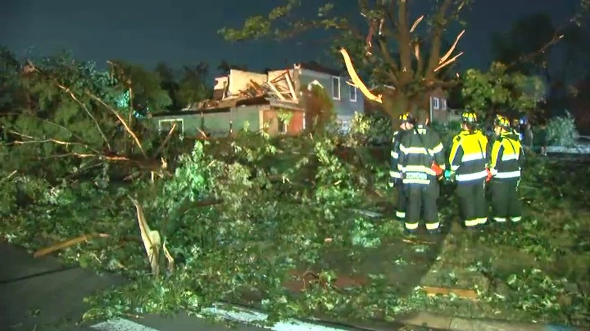‘Extremely Dangerous Tornado' Touches Down in Chicago Suburbs, Damage Reported