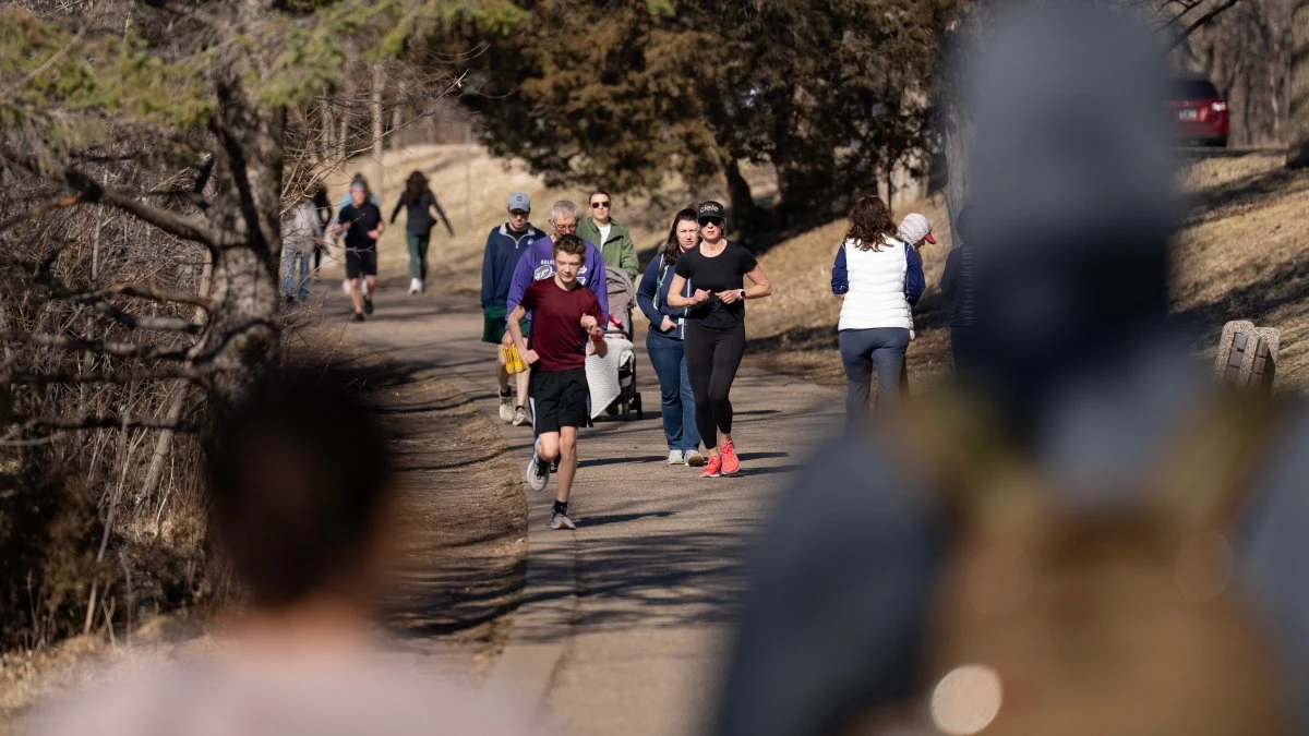 Try this thought exercise to make your daily walk even healthier, psychiatrist says