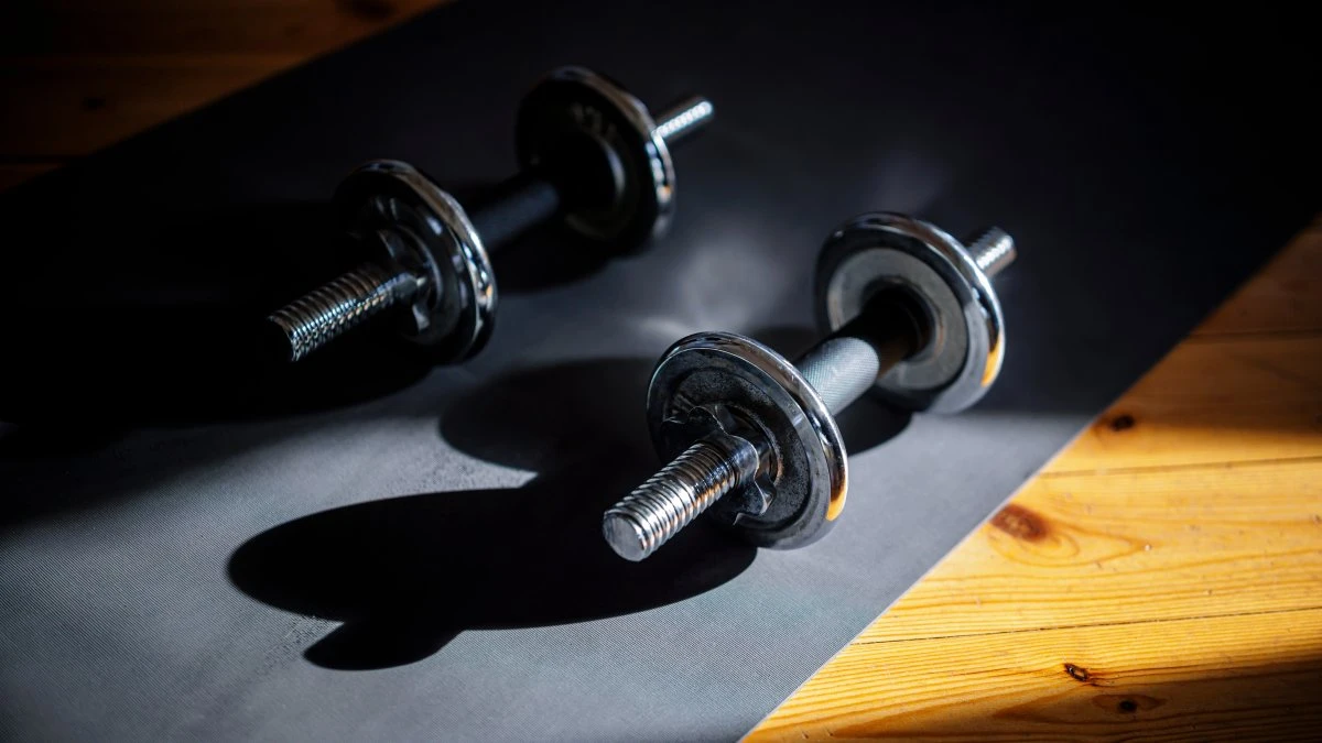 If you're strength-training and middle-aged, this is how heavy your weights should be