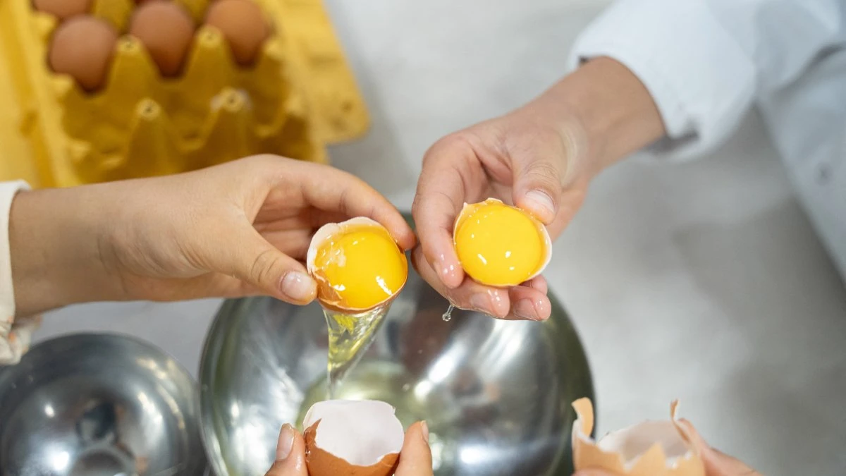 Egg whites vs. yolks: Which has more protein, healthy fat and other nutrients? Dietitians weigh in