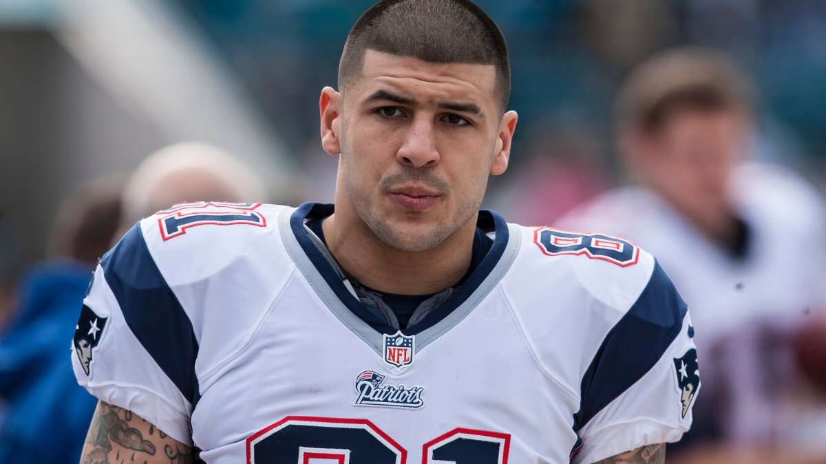 Aaron Hernandez's fiancée, daughter share rare tribute to late athlete