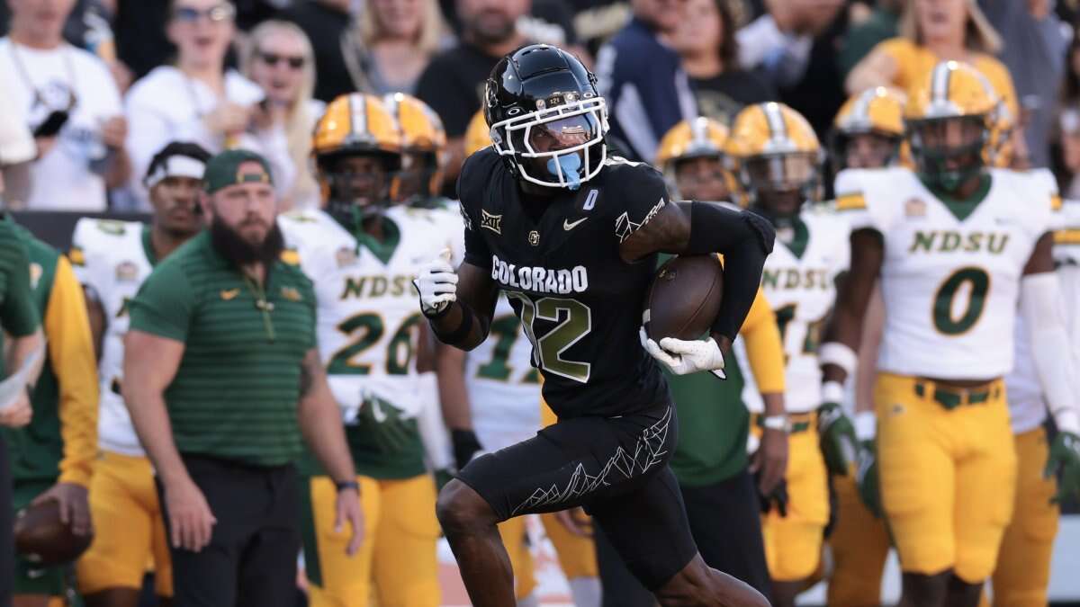 NCAA fans in awe of Travis Hunter after Colorado beats North Dakota State in opener