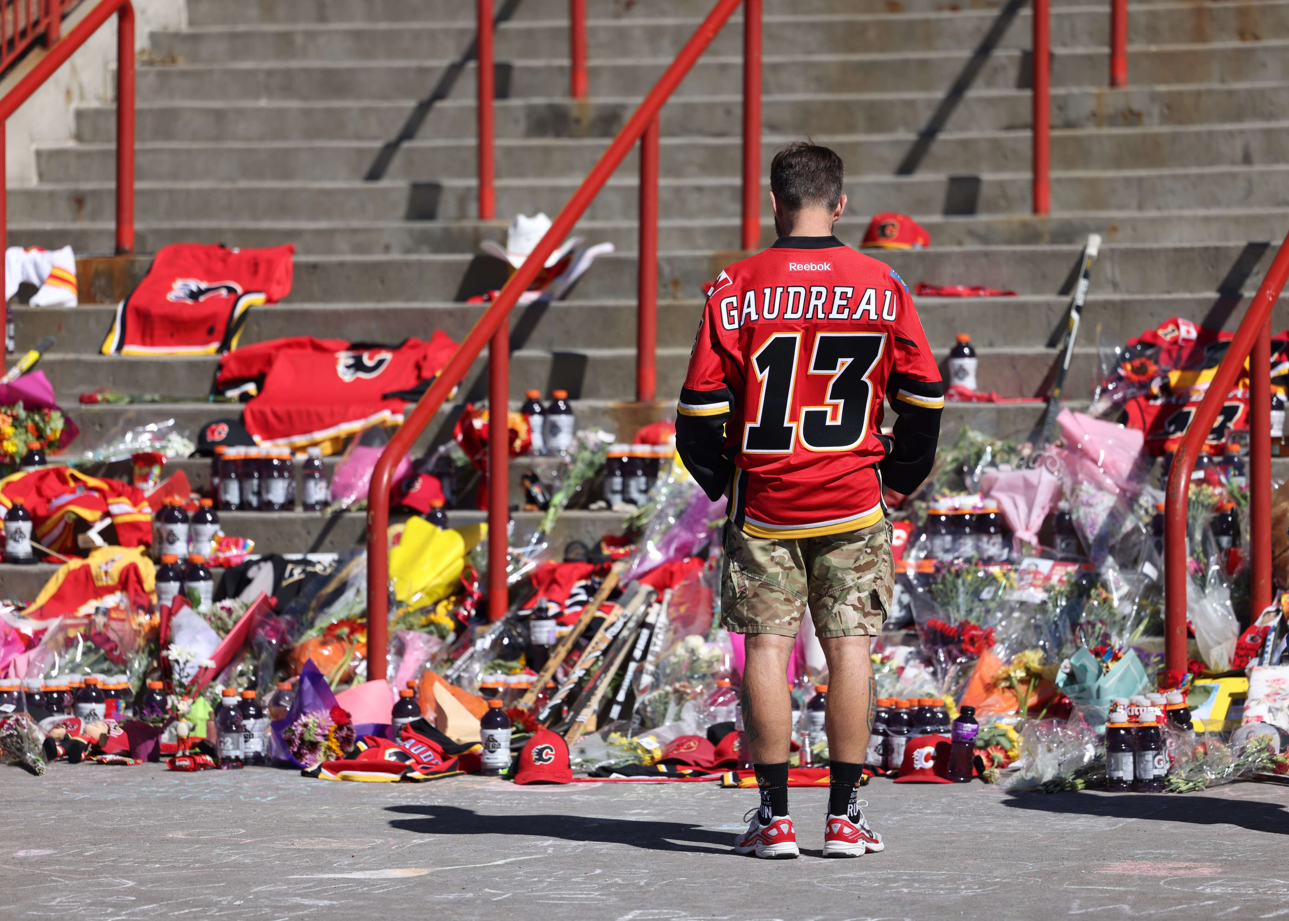 Tributes pour in for Johnny and Matthew Gaudreau, candlelight vigil planned Wednesday night