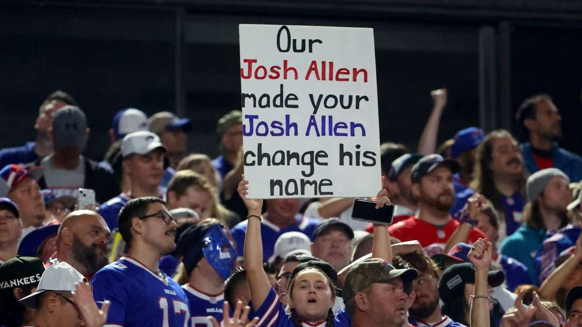 ‘I'd leave my husband for you': Bills fan's poster to Josh Allen goes viral