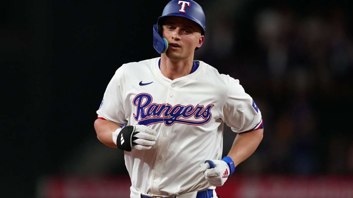 Rangers' Corey Seager to undergo season-ending surgery