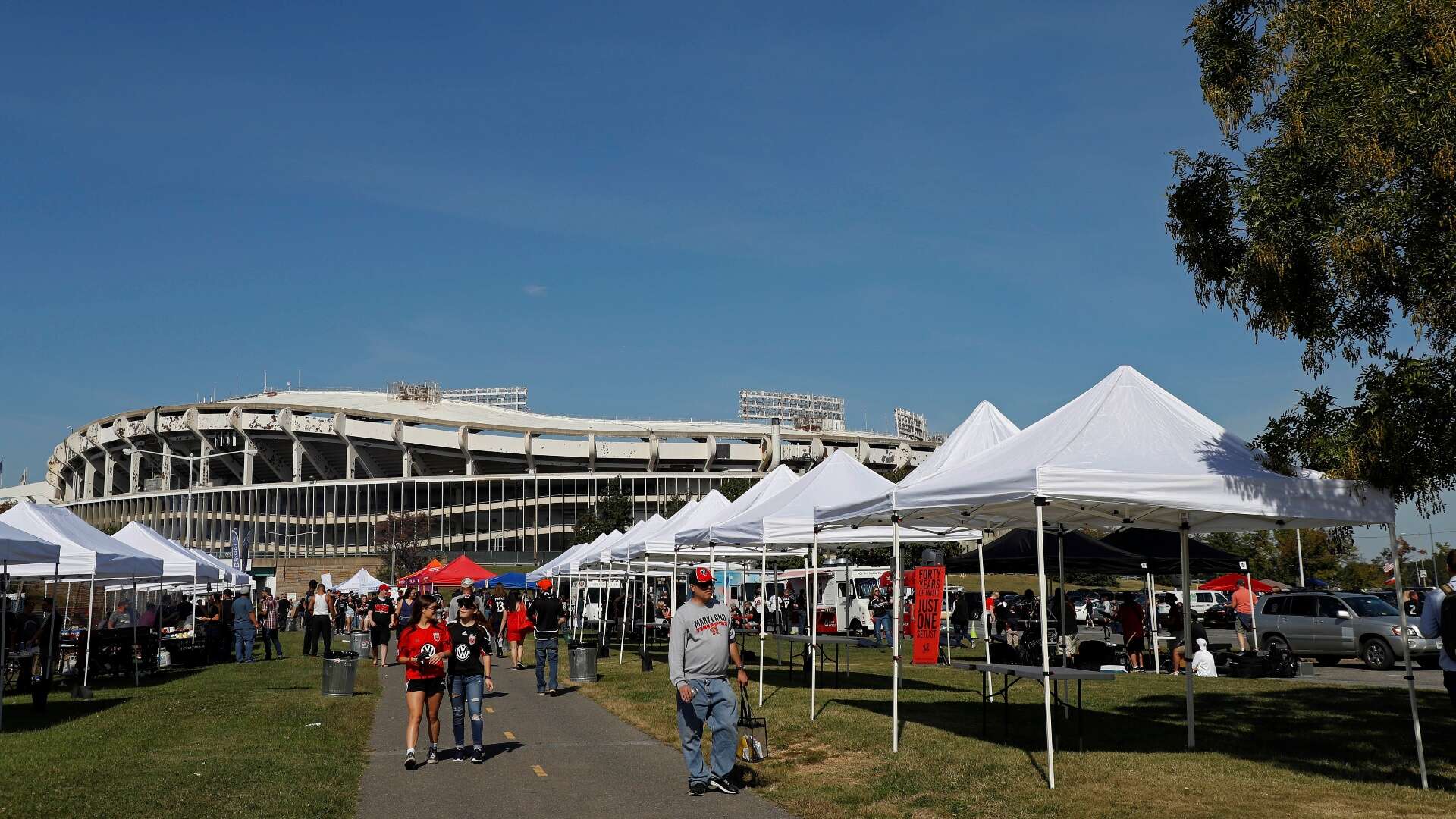 Senator wants DC to buy RFK Stadium campus from federal government