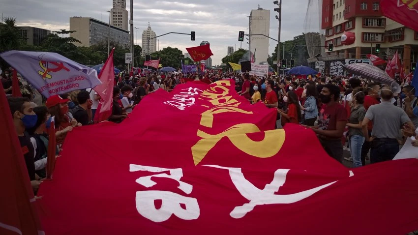 As Brazil Tops 500,000 Deaths, Protests Against President