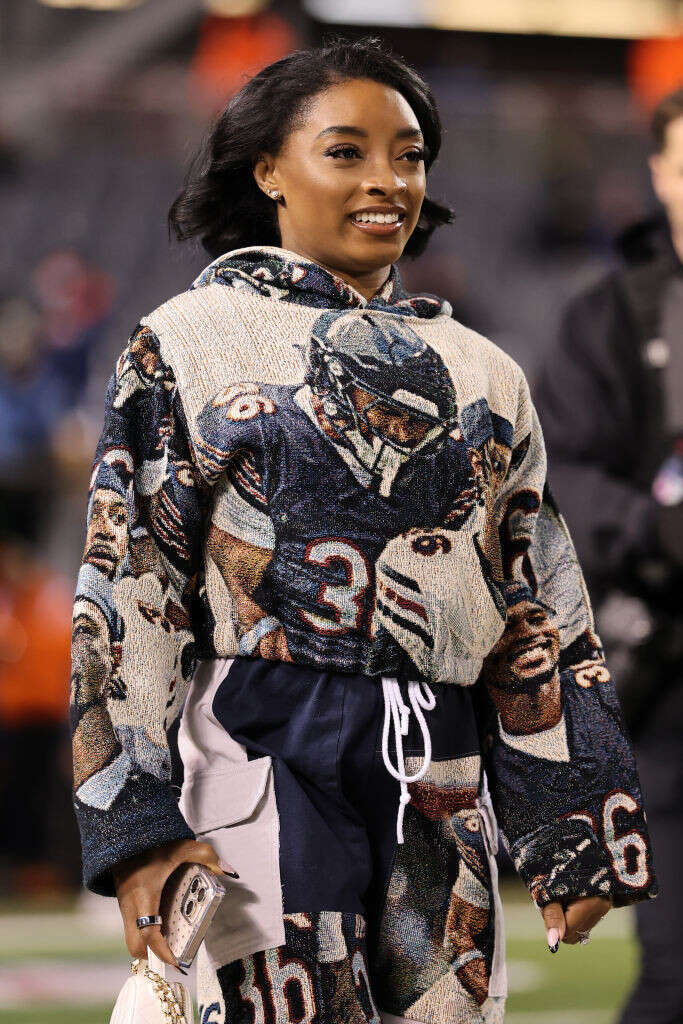 Simone Biles brings out epic outfit for Bears' home finale