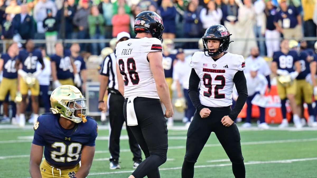 Northern Illinois stuns No. 5 Notre Dame 16-14 with late field goal