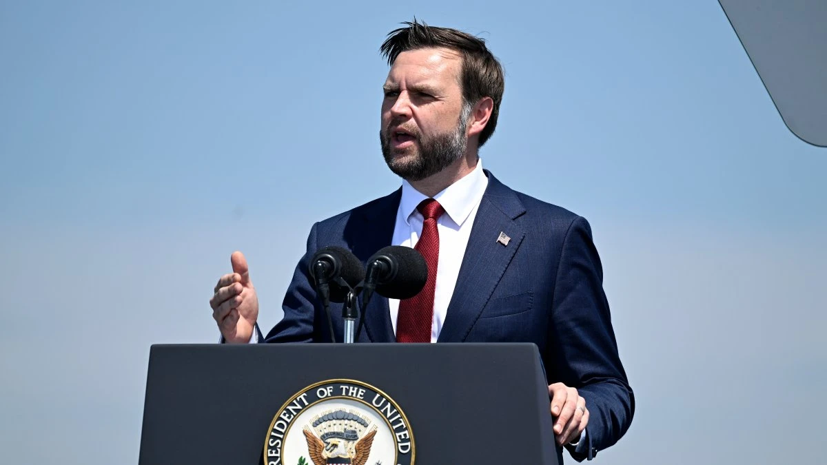 ‘CatsOnACouch' Instagram creator sues after being barred from JD Vance event