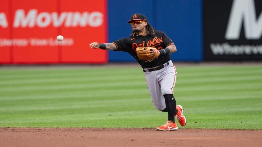 Orioles Shortstop Freddy Galvis Exits Early Vs. Blue Jays With Quad Injury
