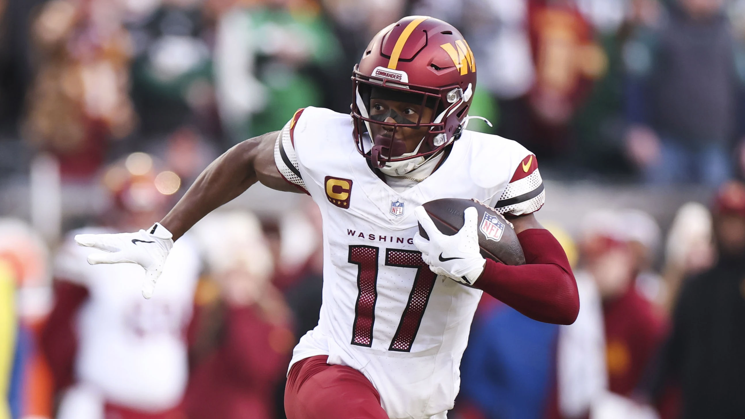 Jayden Daniels, Commanders seek to build on last season's stunning success