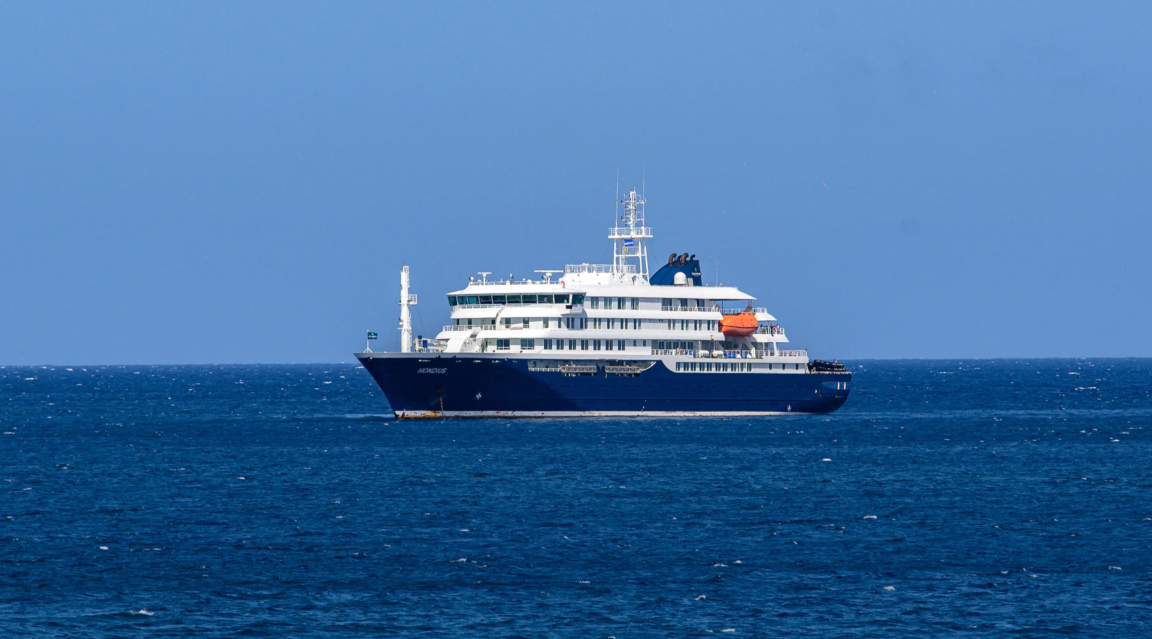 3 sick passengers evacuated from hantavirus-hit cruise ship as new case confirmed
