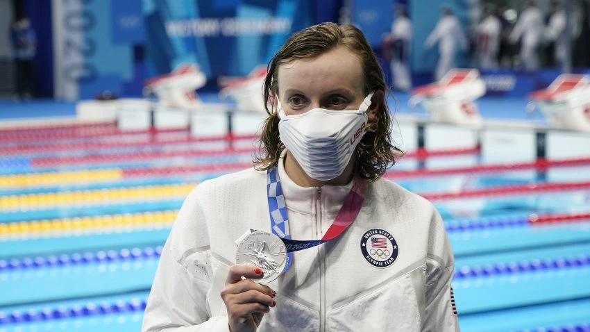 5 to Watch: U.S. Softball Walks Off, Katie Ledecky Takes Silver