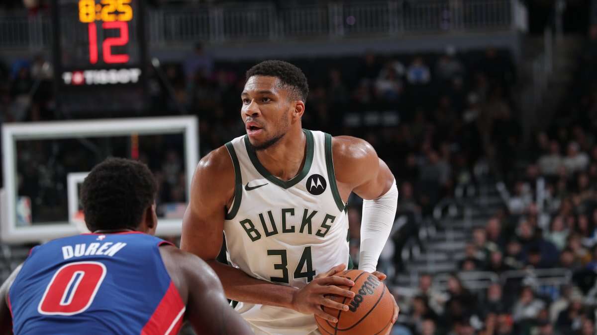 Bucks' Giannis Antetokounmpo drops NBA season high 59 points vs. Pistons 