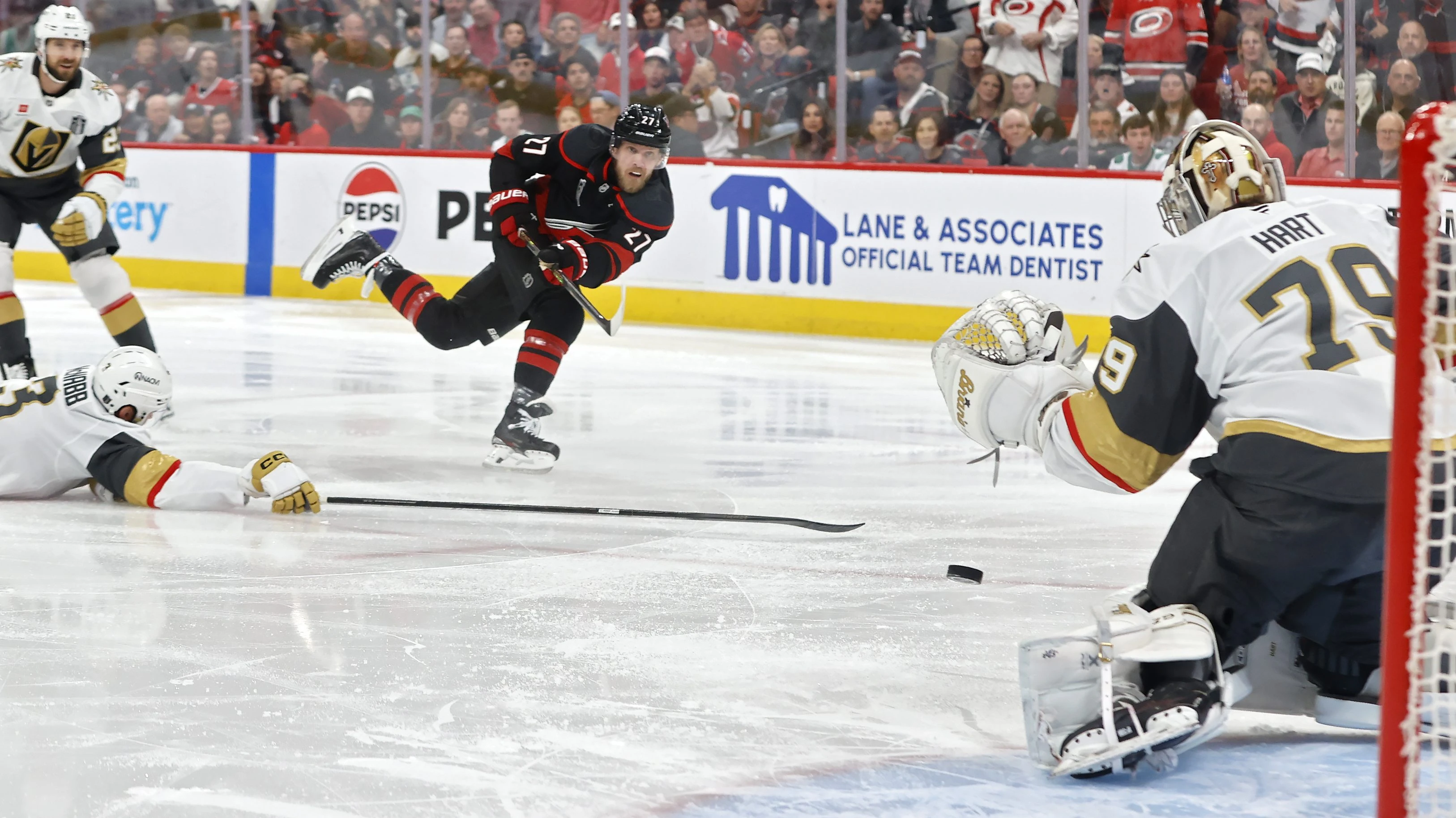 Golden Knights beat Hurricanes 5-4 to open Stanley Cup Final