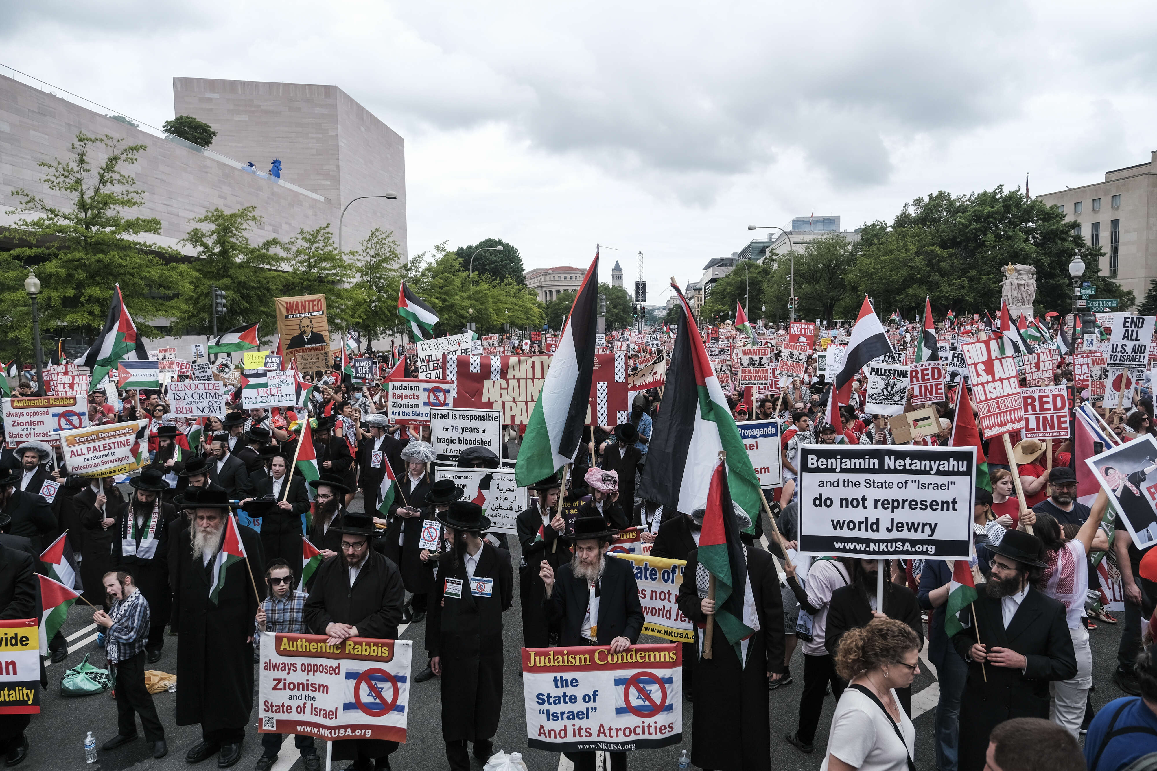 After DC pro-Palestinian protests, crews clean spray paint and replace American flag