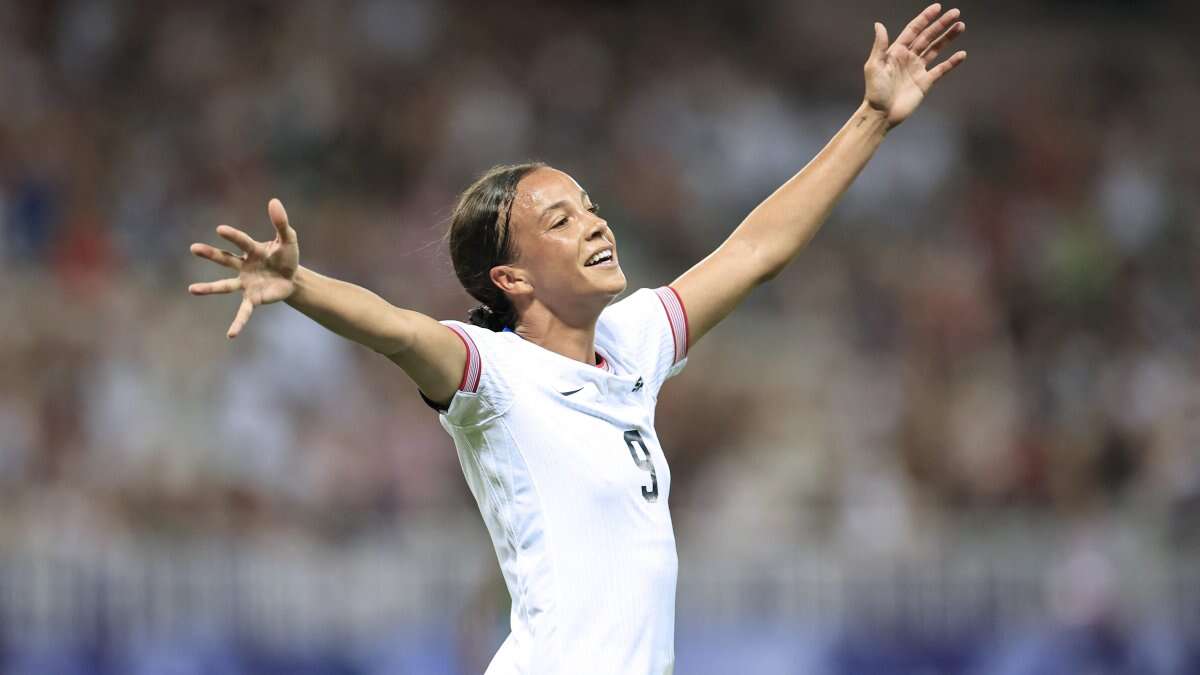 Watch: USWNT's Mallory Swanson scores 2 goals in under 2 minutes vs. Zambia