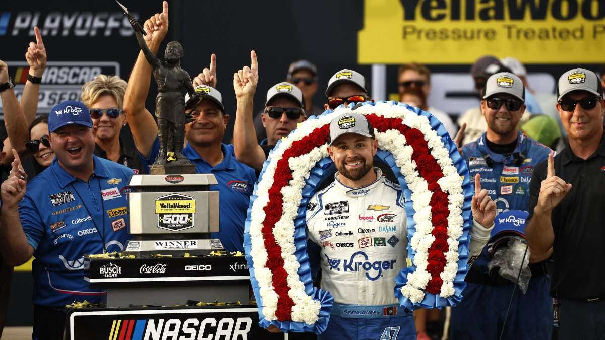 Ricky Stenhouse Jr. snaps 65-race losing streak with NASCAR at Talladega win