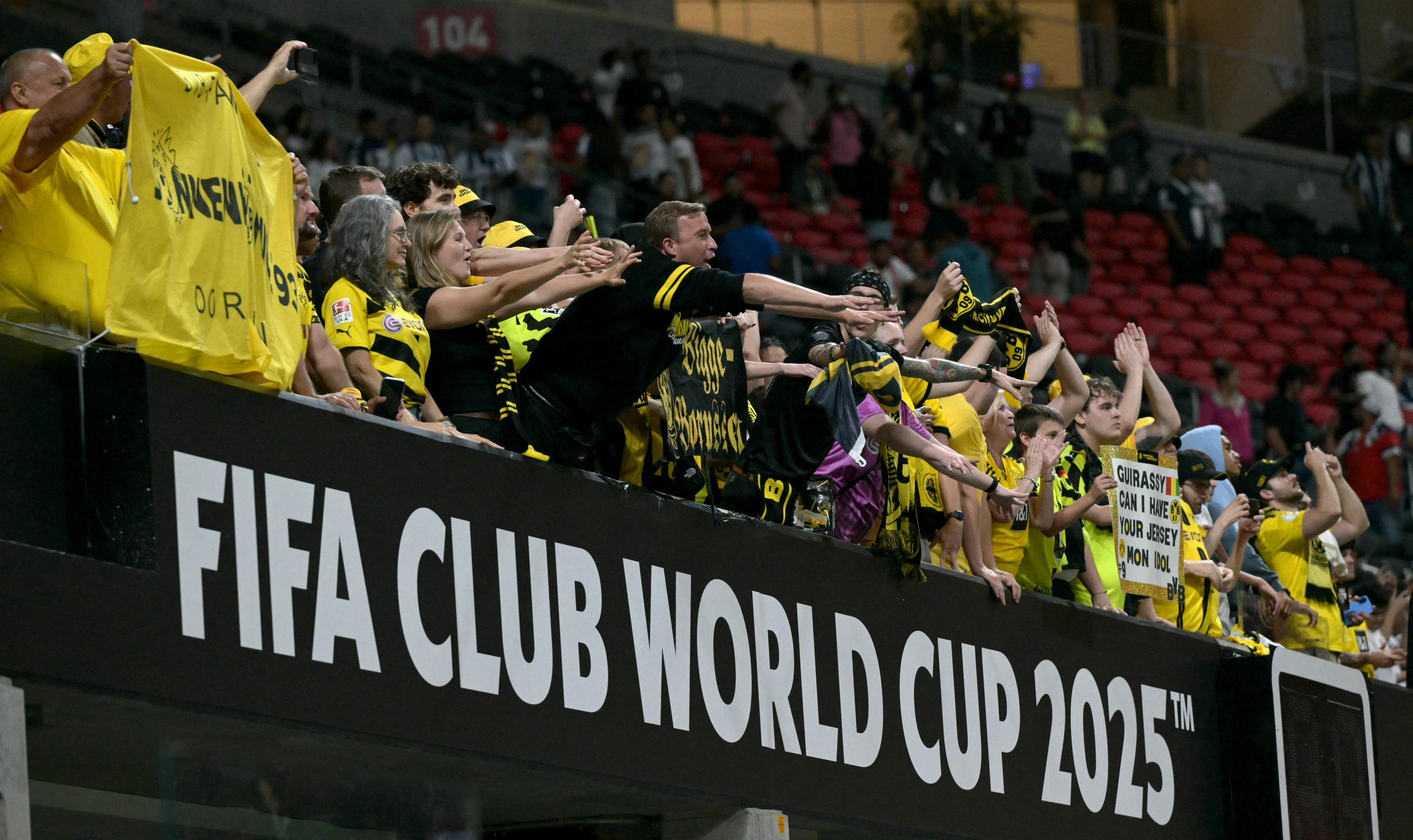 2026 World Cup games to use covered stadiums after heat concerns