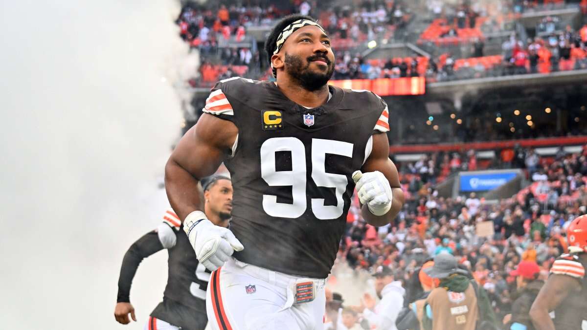 Browns DE Myles Garrett staying in Cleveland with record-setting 4-year extension