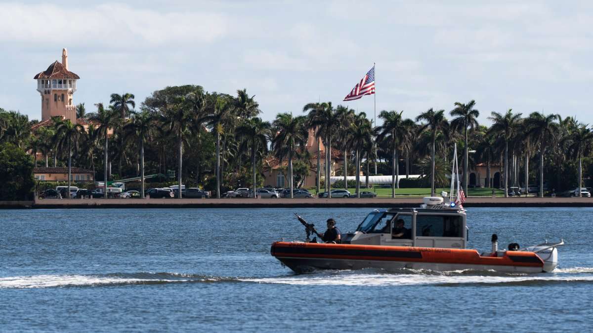 Trump flies US flag at full height before 30-day mourning period for Carter ends