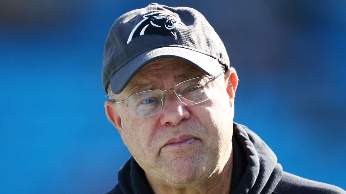 Panthers owner David Tepper stops into restaurant over draft sign