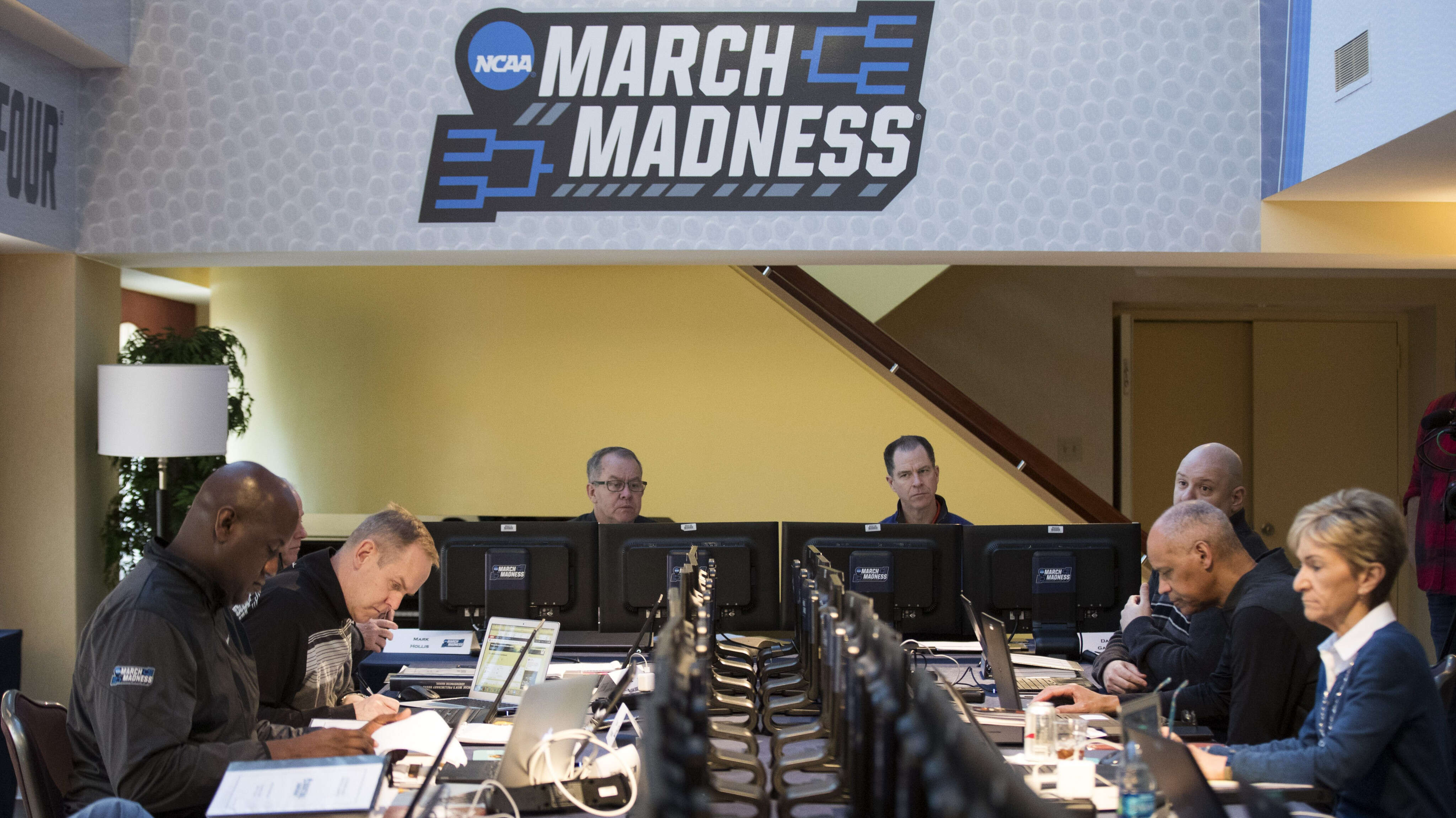 March Madness bracket reveal the first step in what should be an NCAA Tournament free-for-all